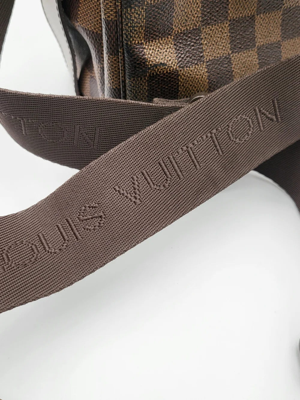 LOUIS VUITTON Damier Ebene Canvas Naviglio Messenger Bag. Authentic, w/COA..